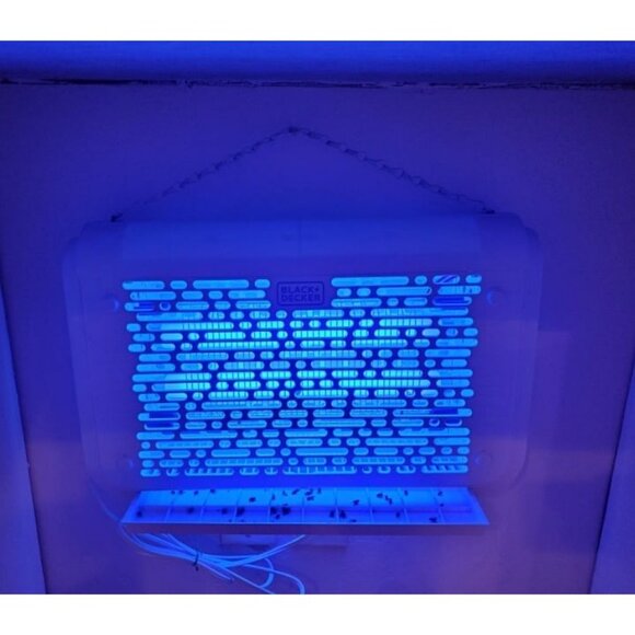 Bug Zapper | Electric UV Insect Killer& Catcher for Flies, Gnats, Mosquitoes - Picture 1 of 2
